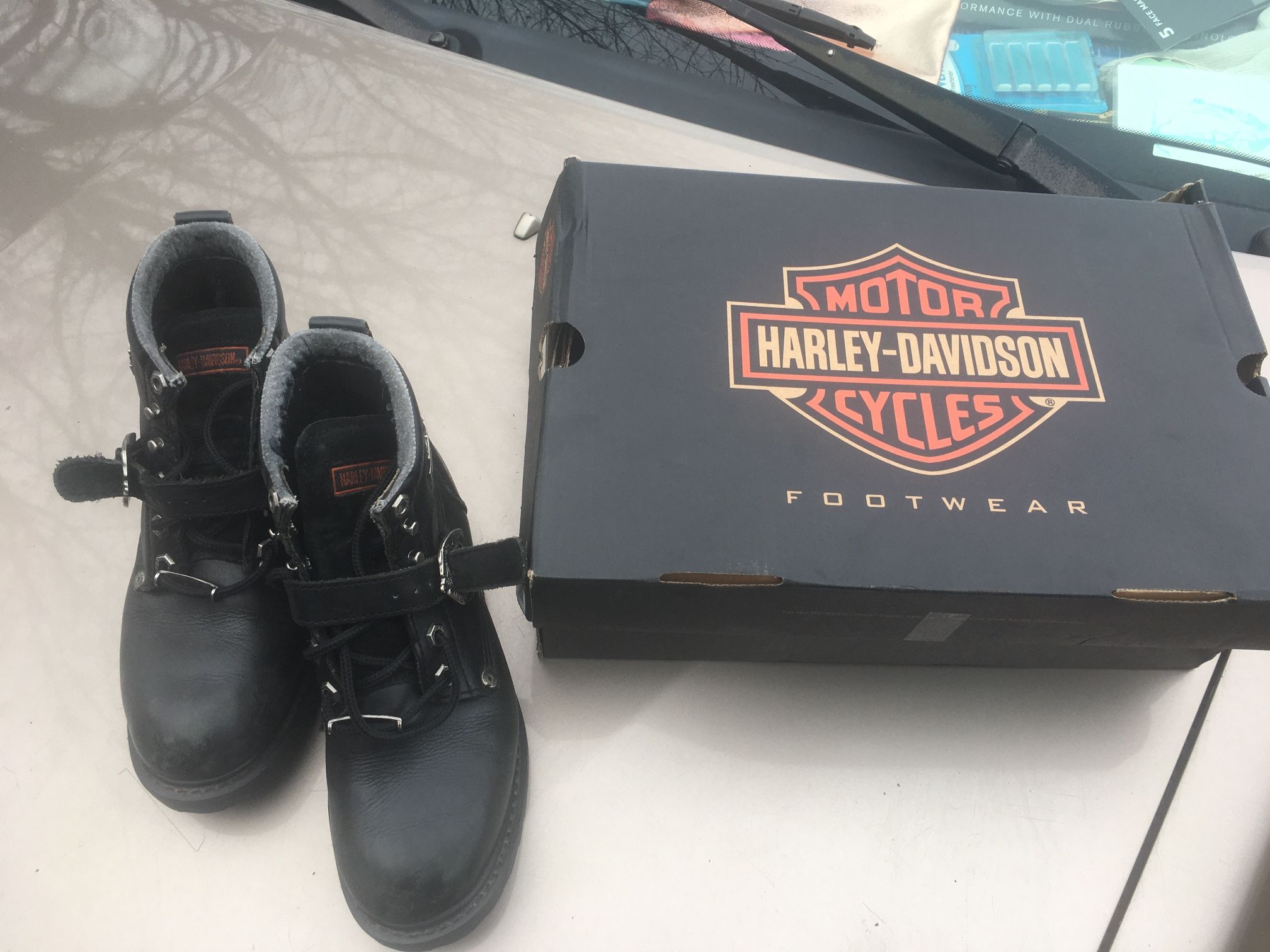 Nice heavy leather Harley Davidson boots size 7 only $60 firm