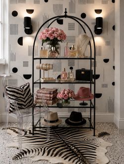 Foldable Glass Shelf