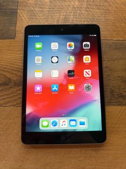 Apple iPad Mini 2 | 32 GB | Space Grey | Charger/Cable | Unlocked