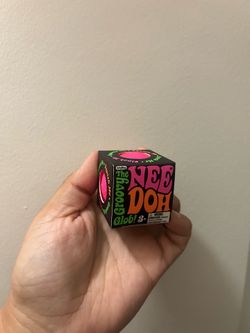NeeDoh Teenie Groovy Glob 🩷