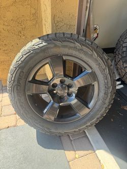 GMC 20" Wheel with Hercules Terra Trac Off-Road Tire