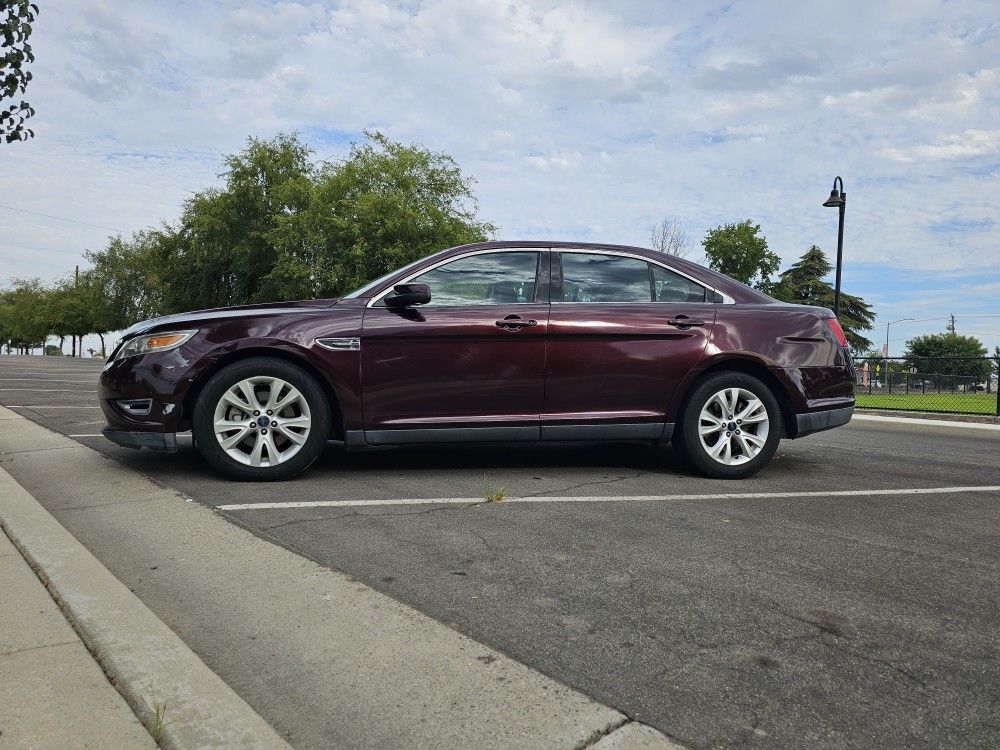 2011 Ford Taurus