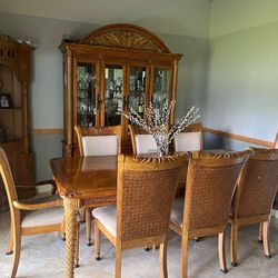 Dinner Table + Chairs 