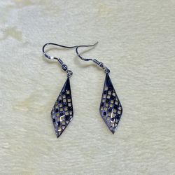 925 Sterling Silver with enamel dangle earring 