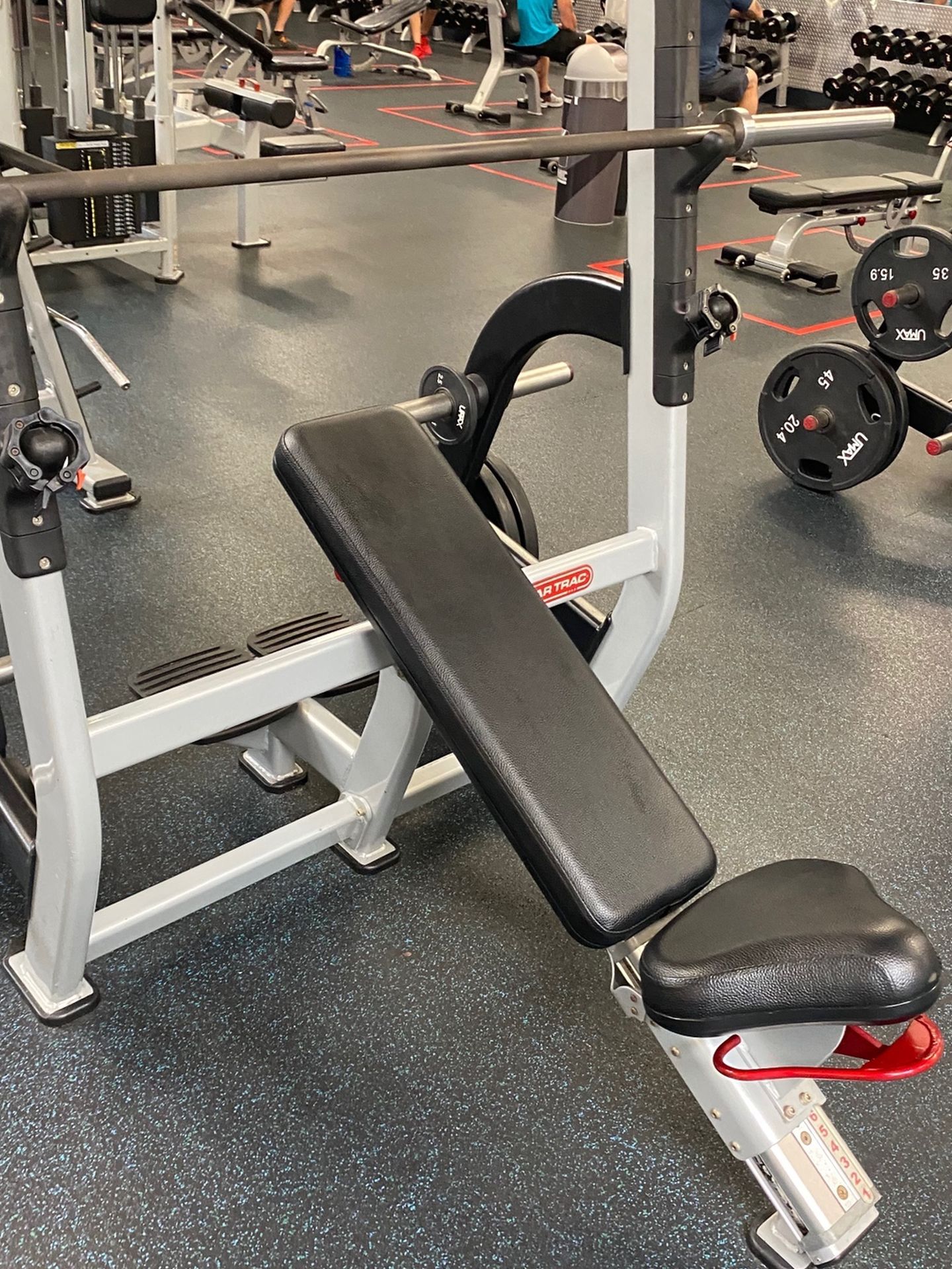 Star Trac Commercial Olympic Incline Weight Bench With Storage Pegs