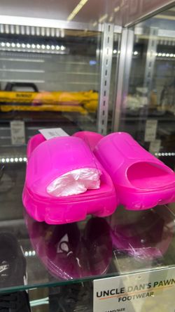 uggs slides size 8
