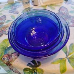 4blue bowls Set  Anchor 40.00all 4
