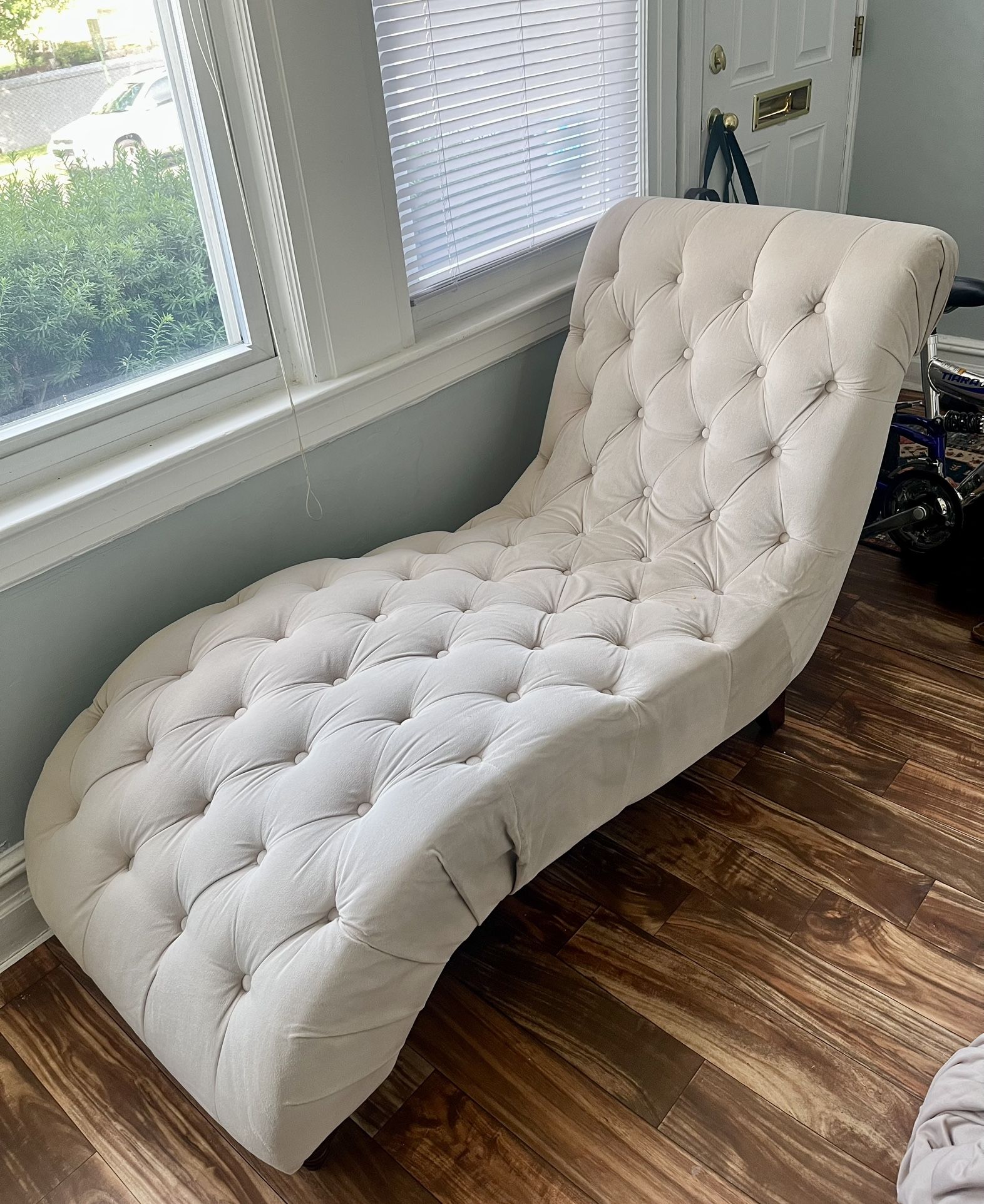 Chaise Lounge Chair