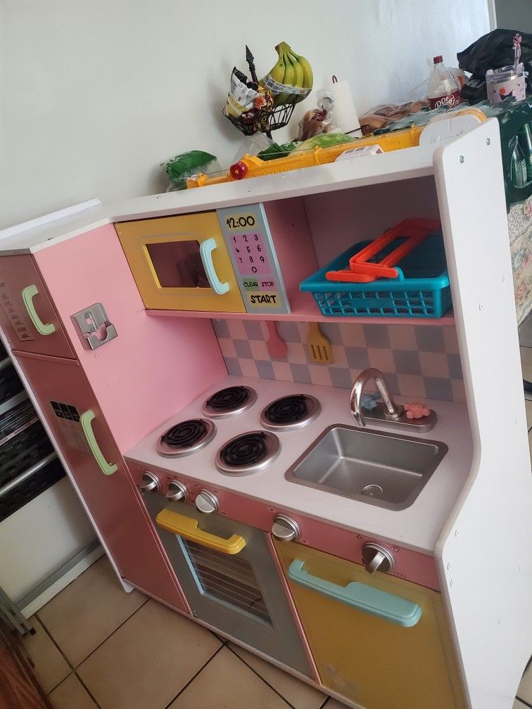Little Play Kitchen