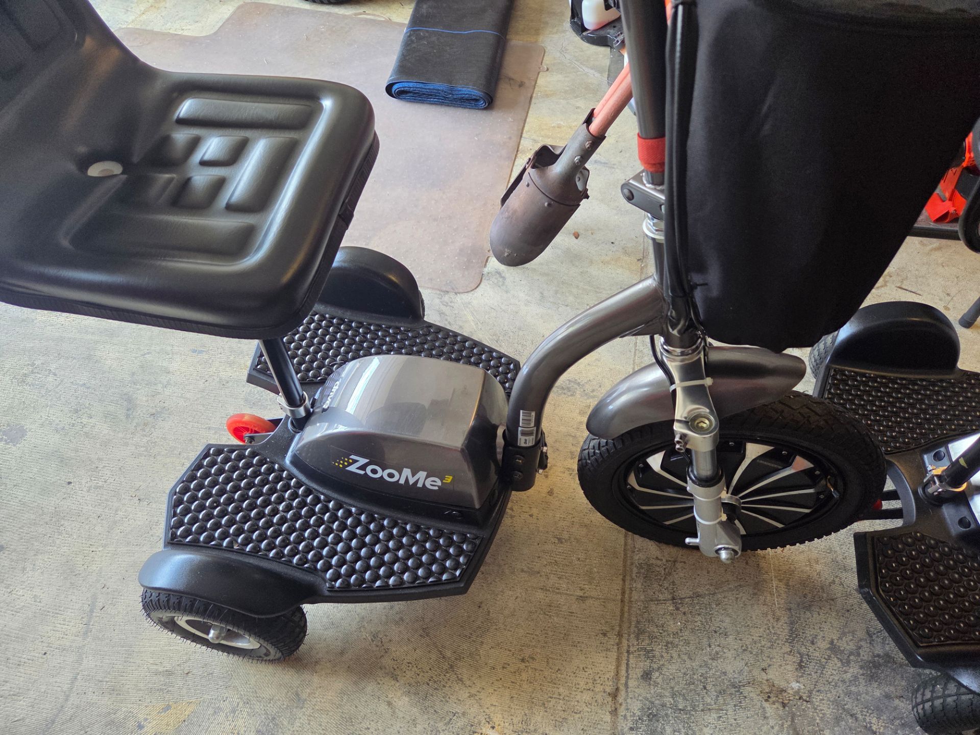 Electric 3 wheel scooter