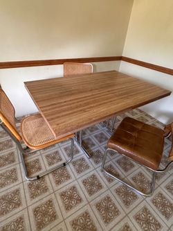 Kitchen table w/leaf and chairs