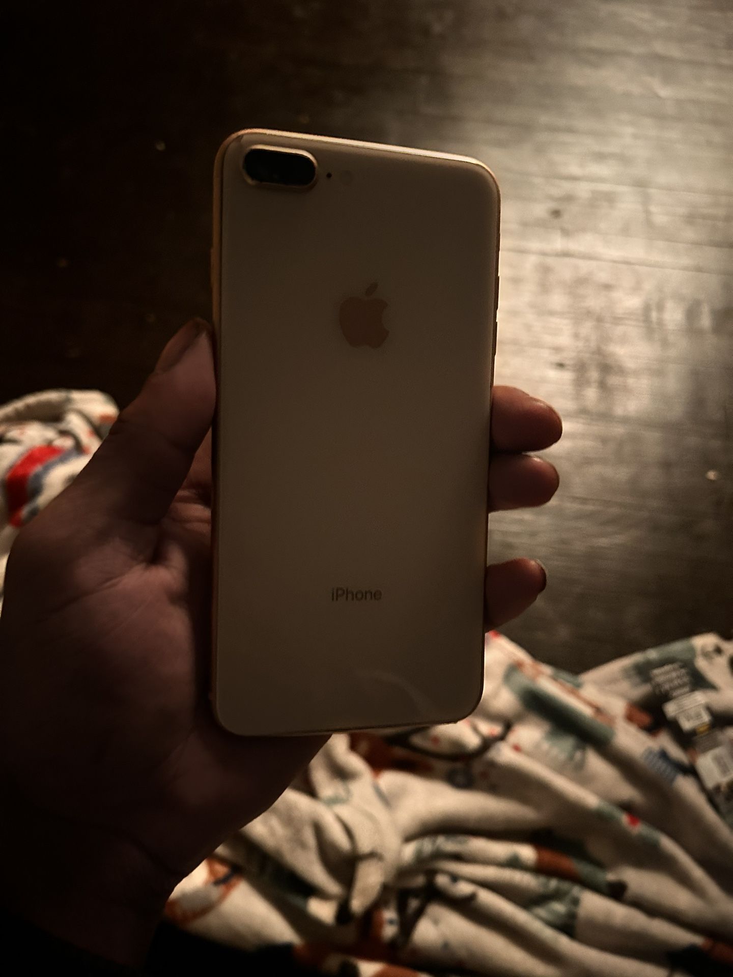 iPhone 8 Plus (PASSCODE LOCKED)