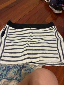 Women’s two XL striped skort