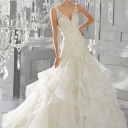 Wedding Dress !!!! 
