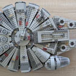 Lego Millennium Falcon