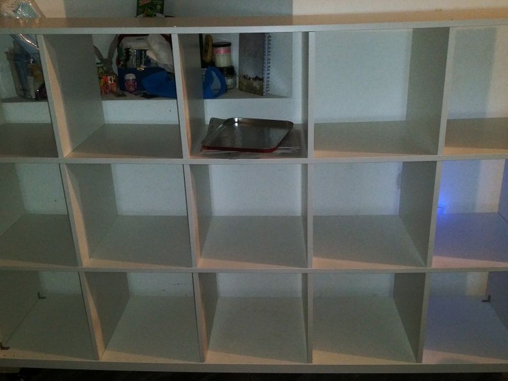 Free cubes Bookshelf