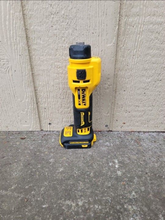 DEWALT 20V XR BRUSHLESS CUT-OUT TOOL PERFECT  MOD# DCE555