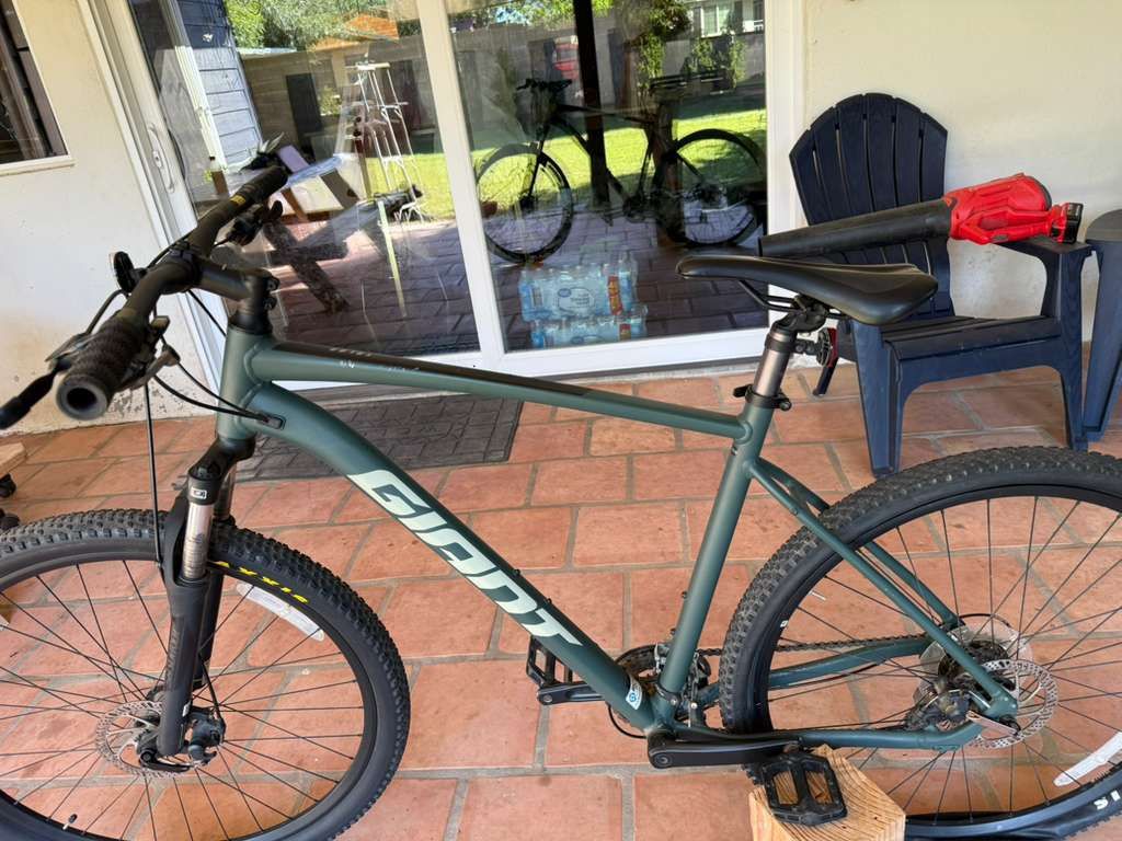 Mountain Bike TALON Giant 29 & Giant Momentum Street