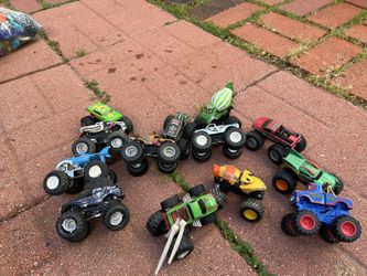 Mini Monster trucks (more Than 12)