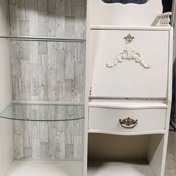 Vintage Curio Cabinet 