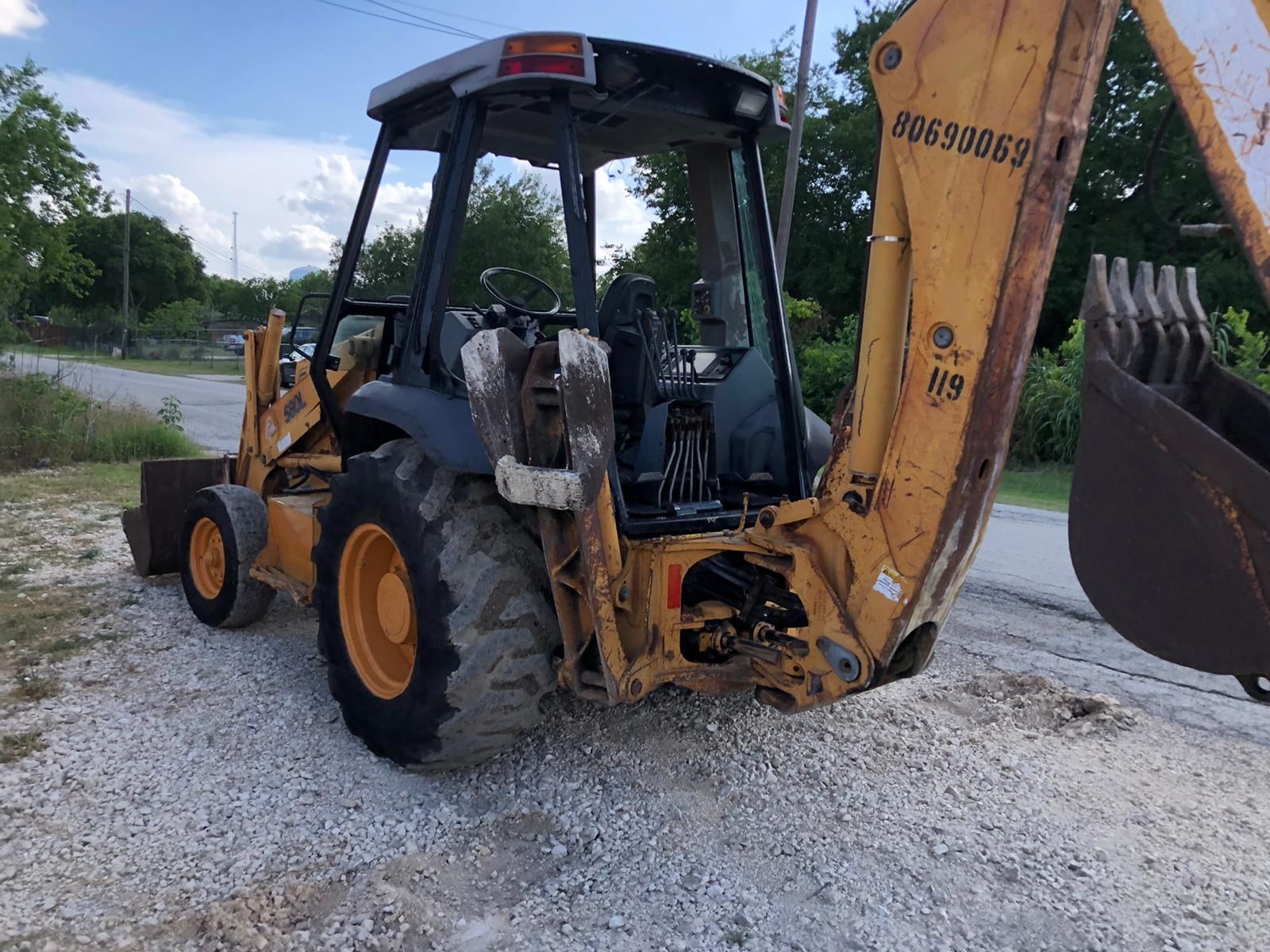 2000 BACKHOE CASE 580L for Sale in San Antonio, TX OfferUp