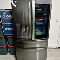 LG Refrigerator With Knock Door