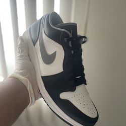 Jordan 1 low Black/Grey/White