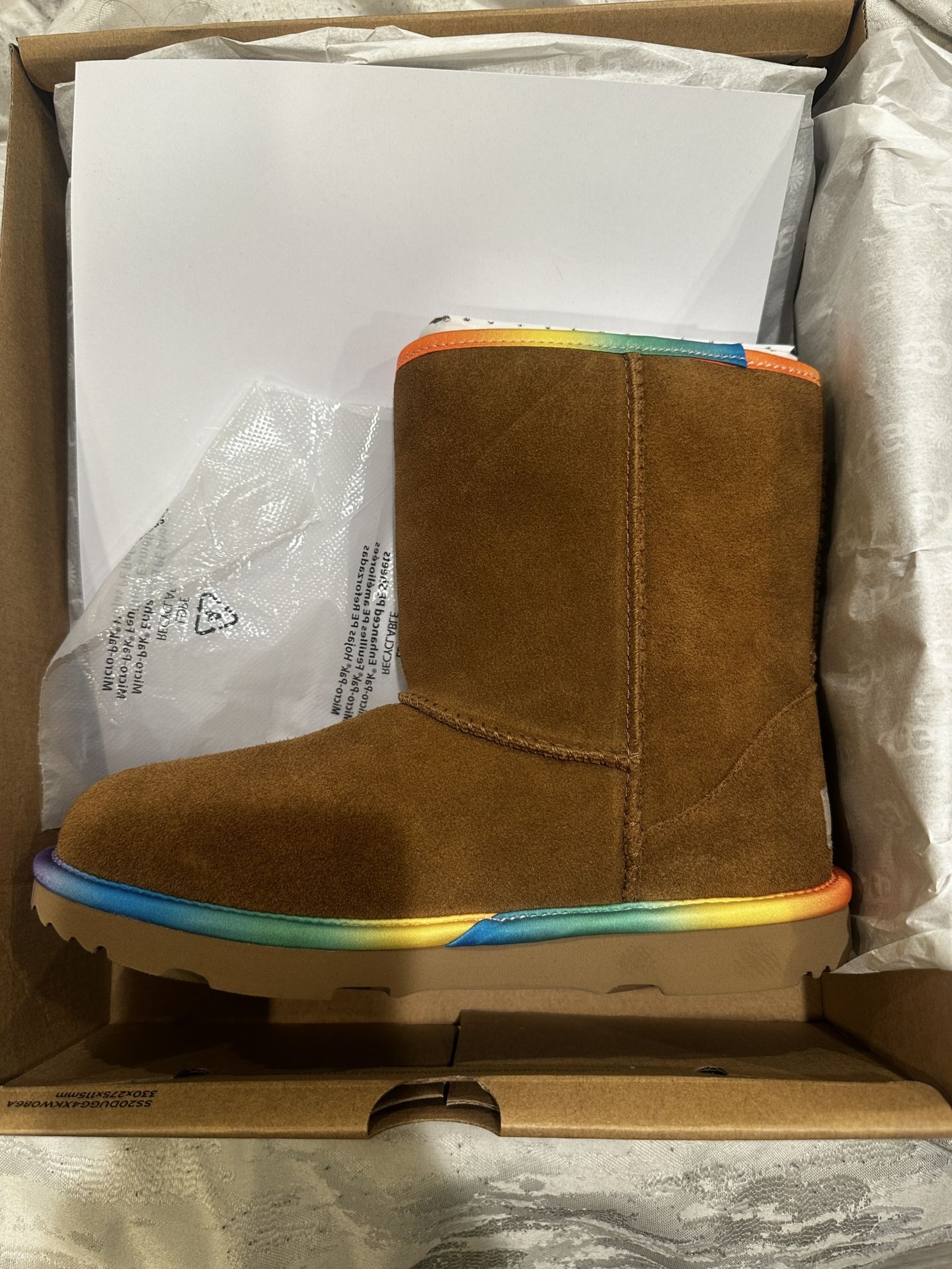 UGG Rainbow Size 5