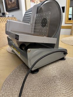 Electric meat slicer