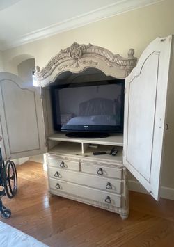 Magnolia Manor Antique White Armoire with TV