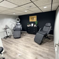 Tattoo, Massage, Lash Chair