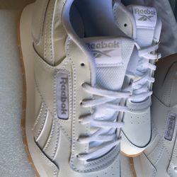 2 pairs of Reebok shoes for women  Size 8 1/2  Will take $$50.00 cash for both  Pick up in Powder Springs ga 30127 