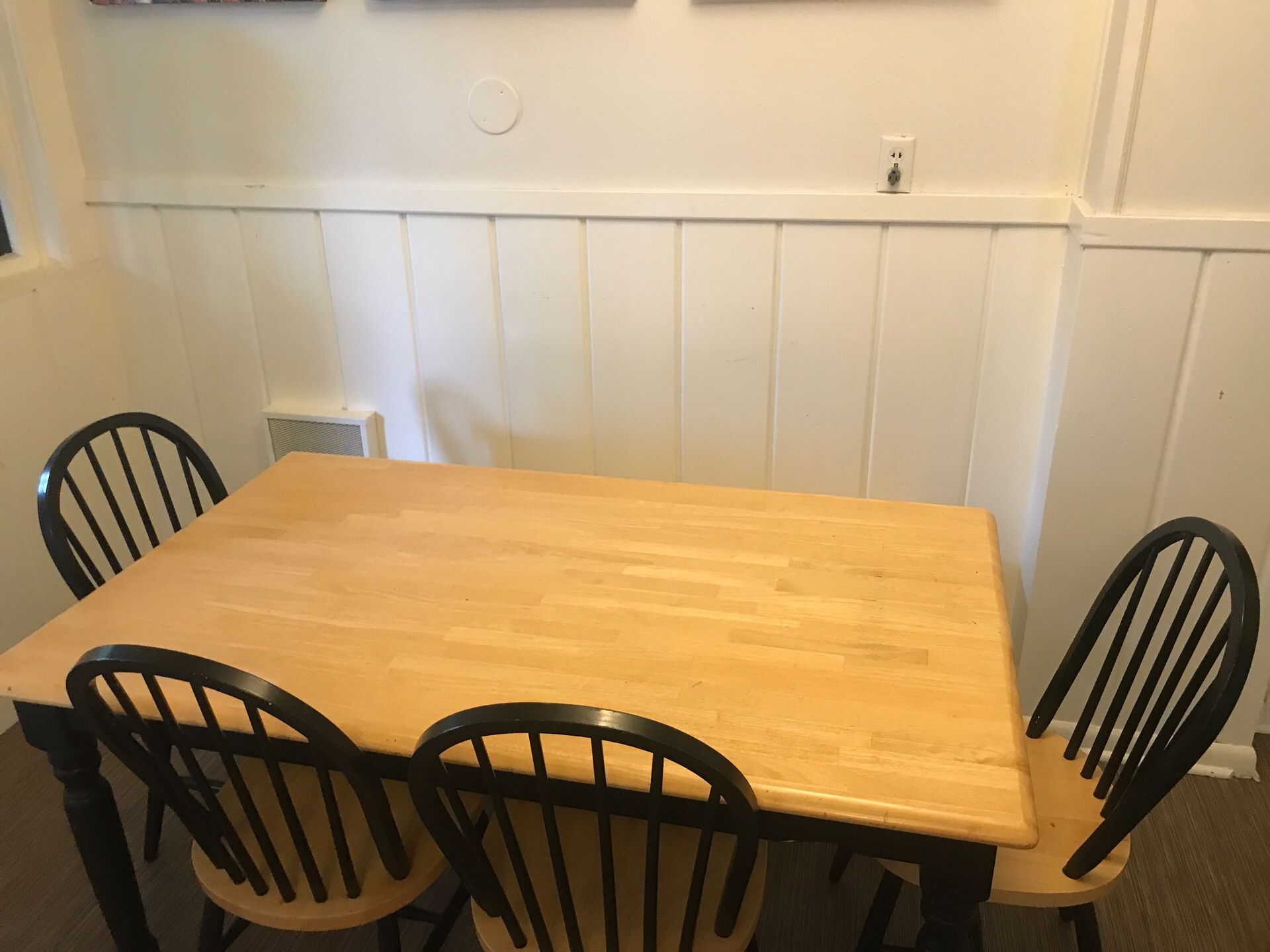 Kitchen table with 4 chairs and bench