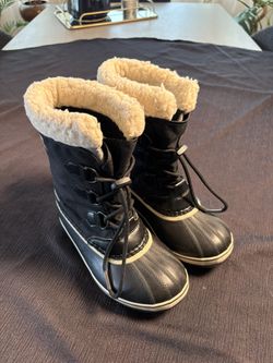 Sorel Yoot Pac Nylon Snow Boot Black Size 4 M Big Kid