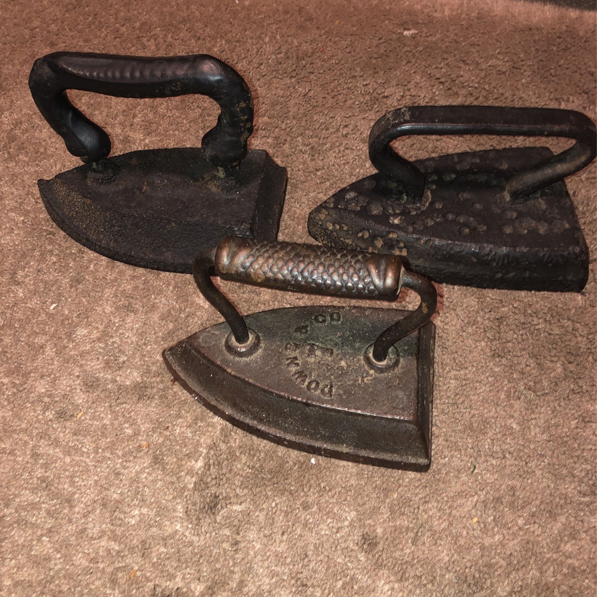 3 Antique Cast Iron Sad Irons