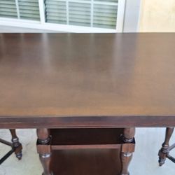 Dinning Table Wt 2 Chairs.  Kicthen House 