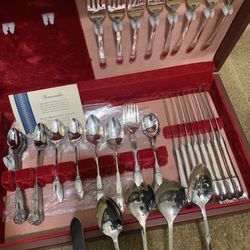 Silverware  8 Person Setting  Comes With Storage Case And Extra Pieces 