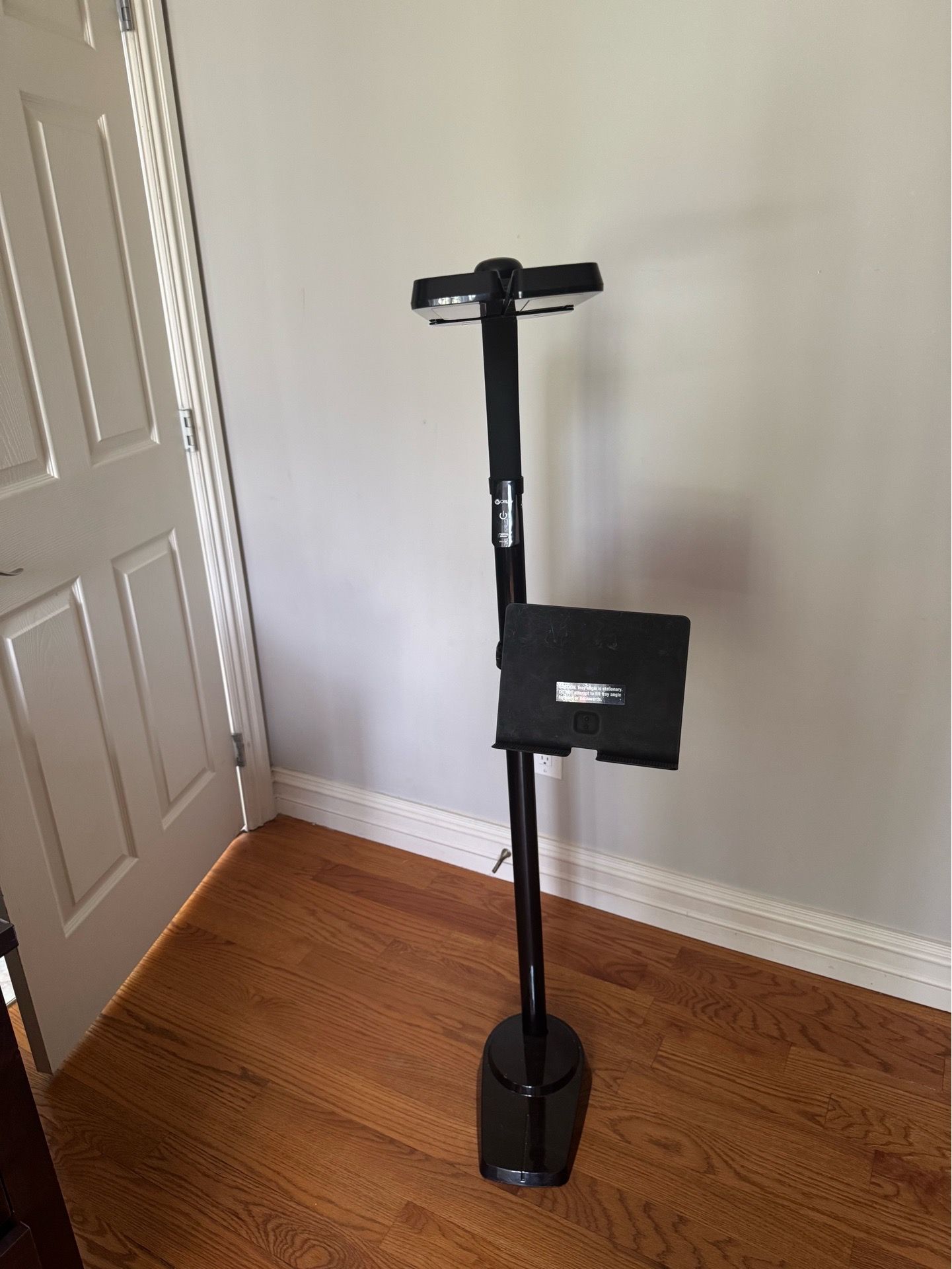 Light $20 my dog chew the cord. No charger./ can be ordered online $12