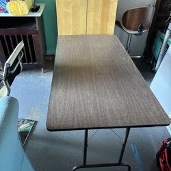 5 Foot Table