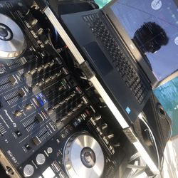 DJ Set Up 