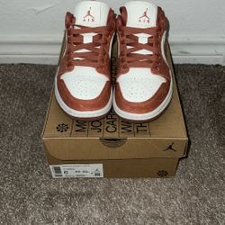 WMNS AIR Jordan 1 LOW Se Sneakers 