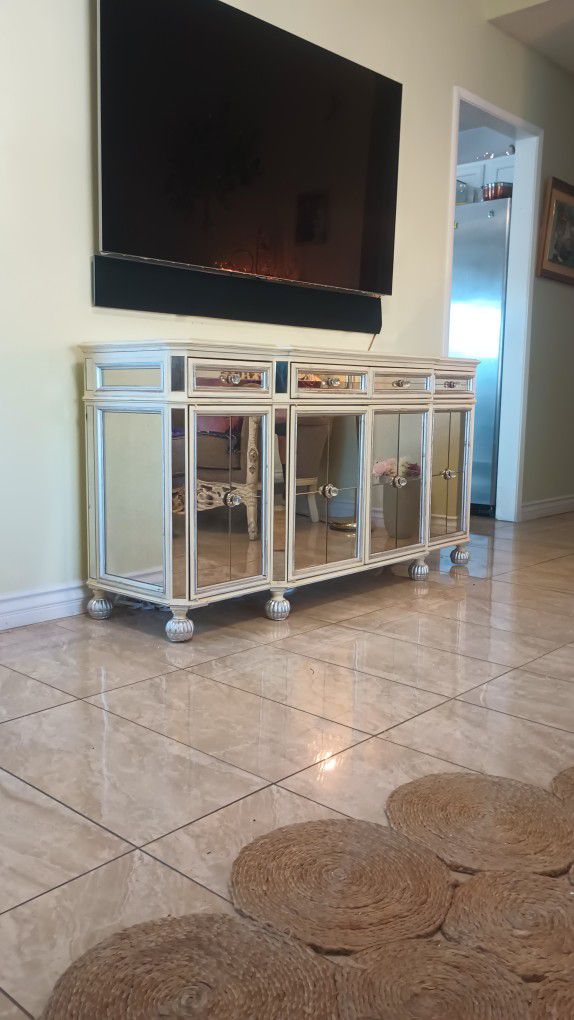 **Mirror Cabinet Buffet Table**