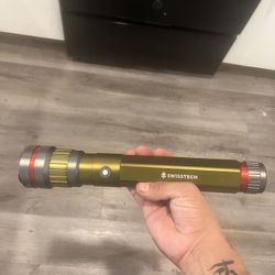 Swiss tech Flashlight 