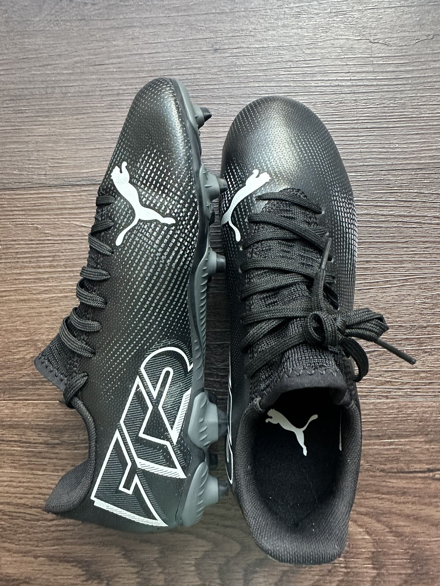 New PUMA Soccer Cleats, Size 5.5