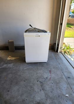 Dishwasher White Frigidaire Electrolux used