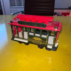 Vintage Ghirardelli San Francisco Powell & Hyde Cable Car Wooden Model Souvenir