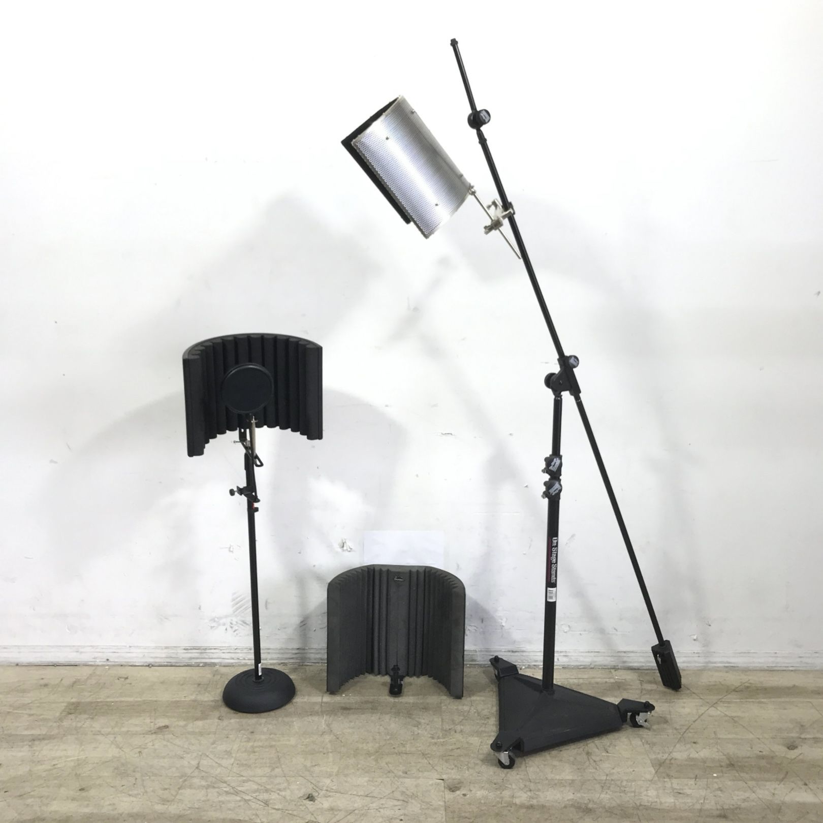 On Stage Microphone Stand with SE Isolation Filter