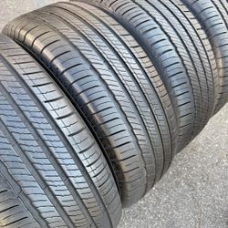 245 45 19  Tires Con 80% De Vida Las 4 De La Marca Michelín 