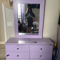 Dresser With Mirror
