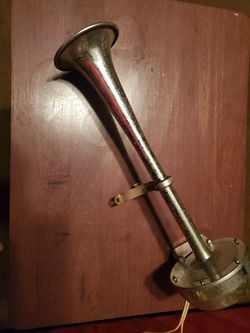 Signaltone horn (vintage)